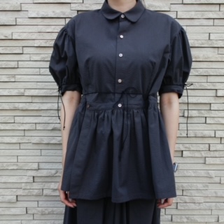 [the last flower of the afternoon] 残る雨痕 gather peplum shirt