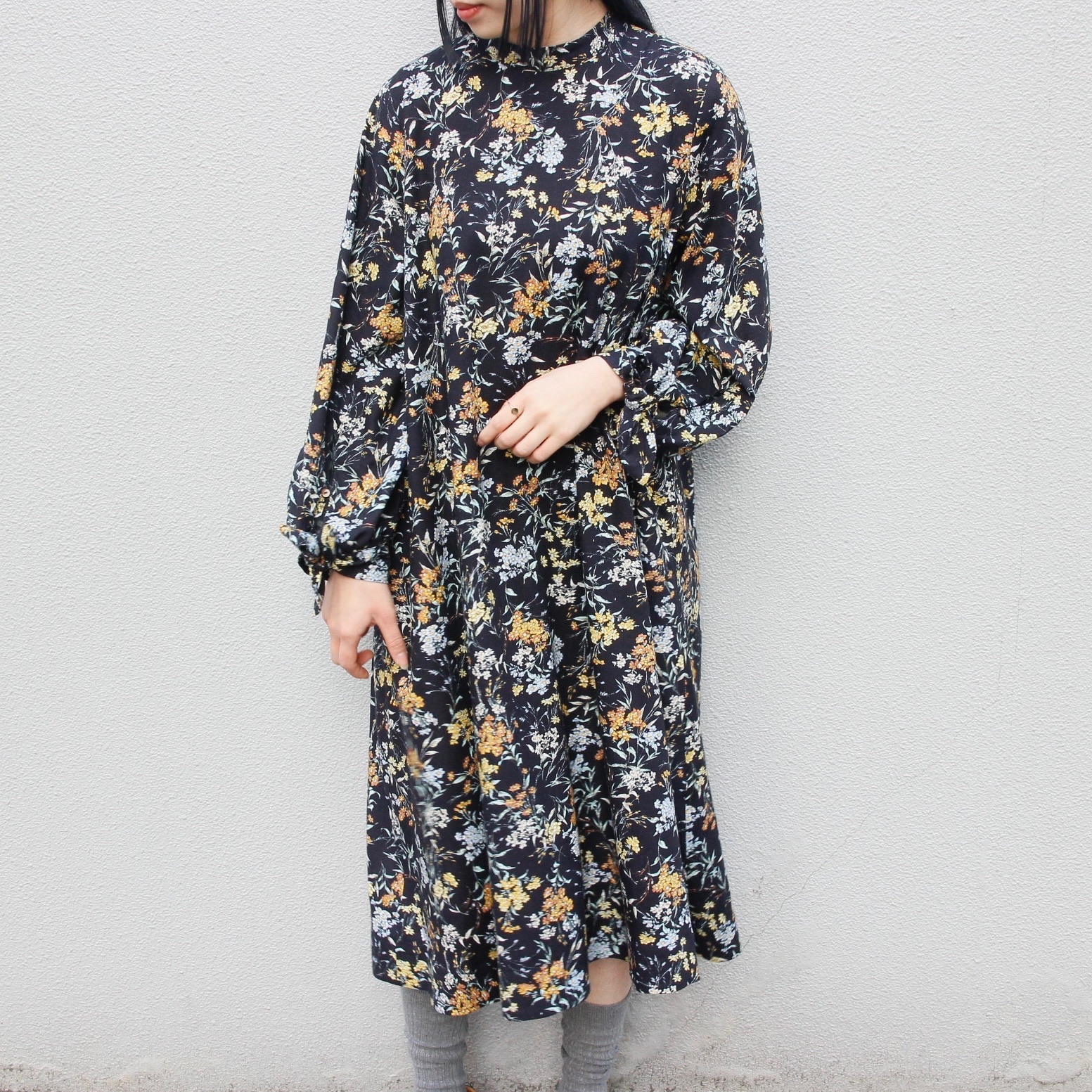 the last flower of the afternoon - 翳に咲く花 bow-CUFF FLARE DRESS