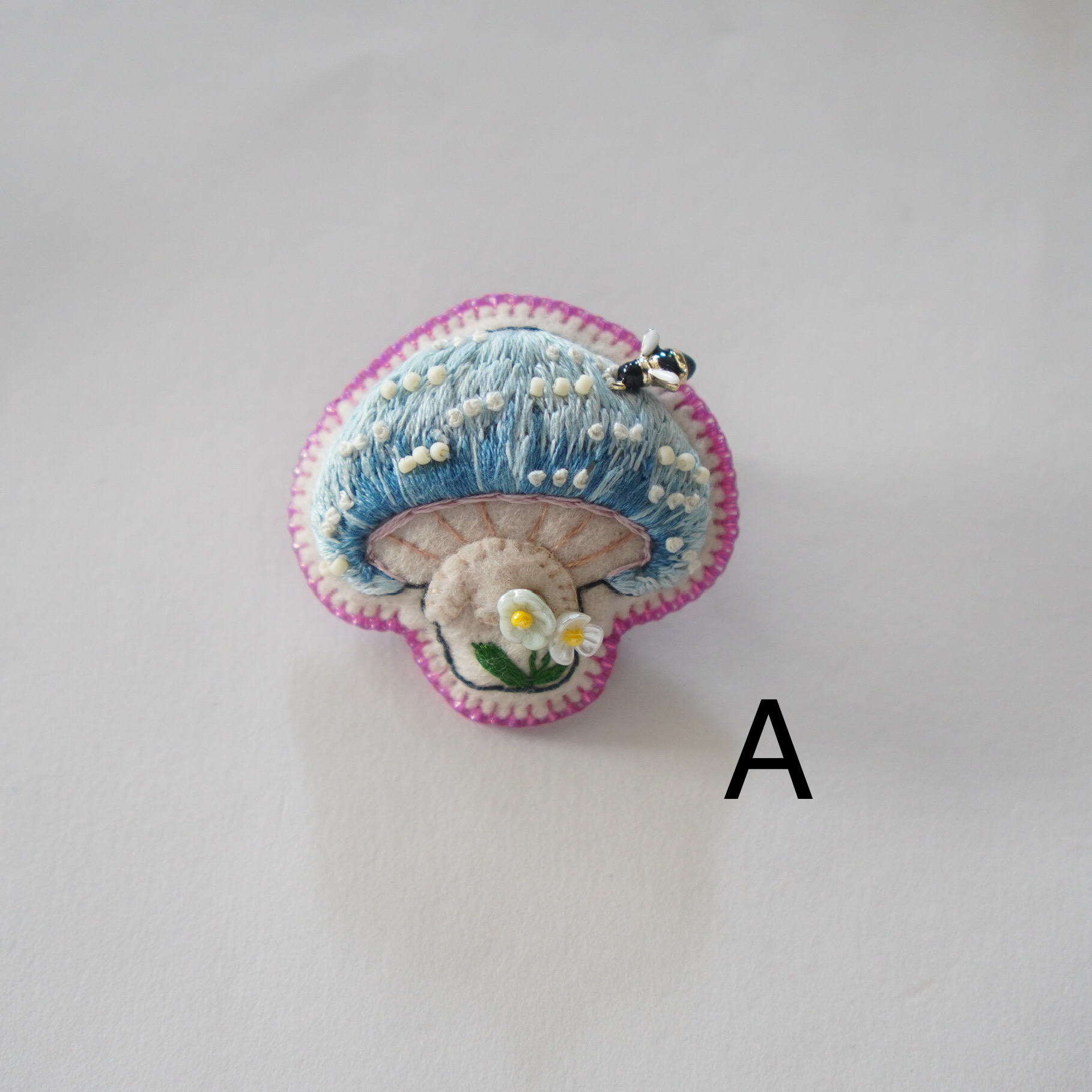 shokokawachismile - きのこの刺繍ﾌﾞﾛｰﾁA(藍染糸)(4)