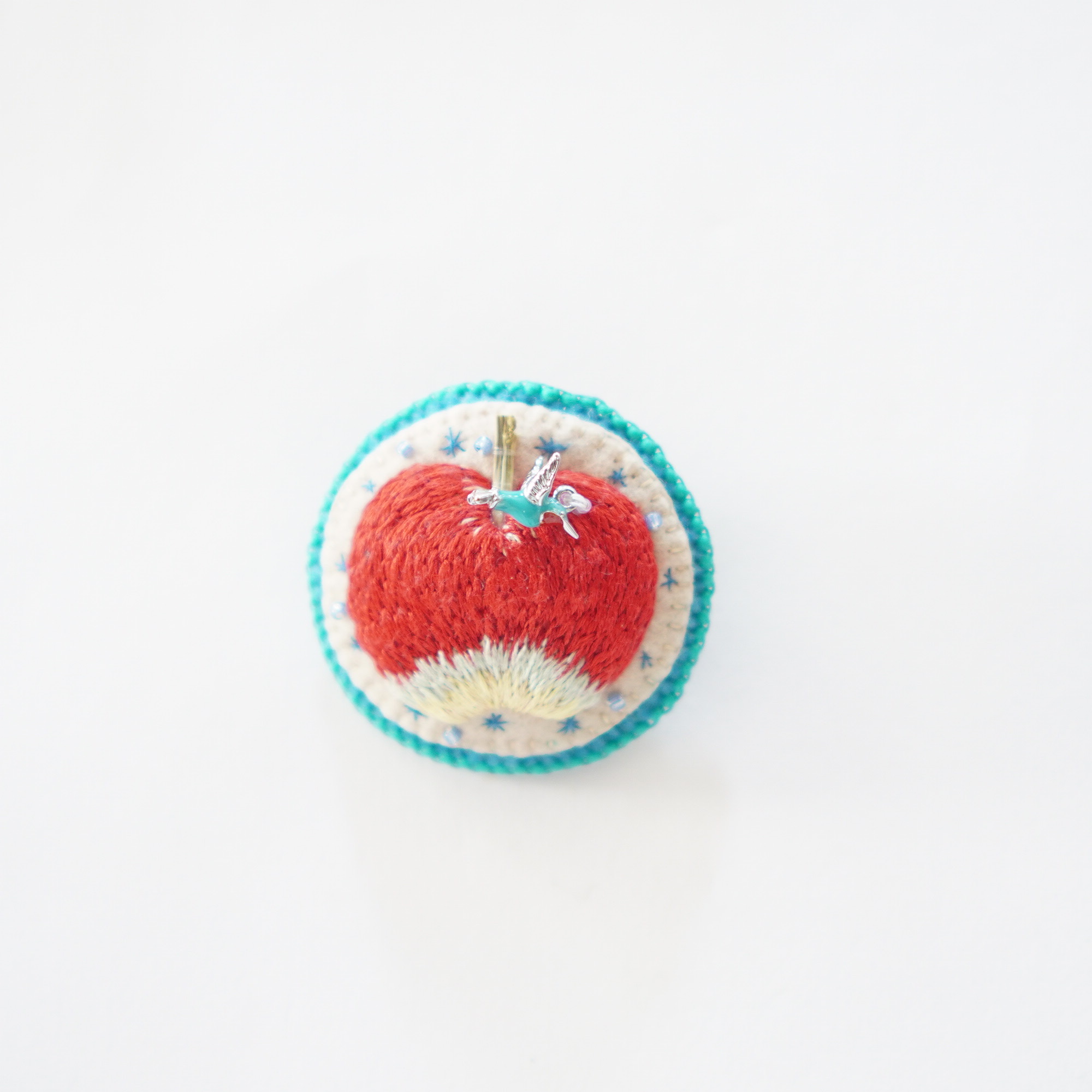 shokokawachismile - りんごの刺繍ﾌﾞﾛｰﾁ(ハチドリ)(13)